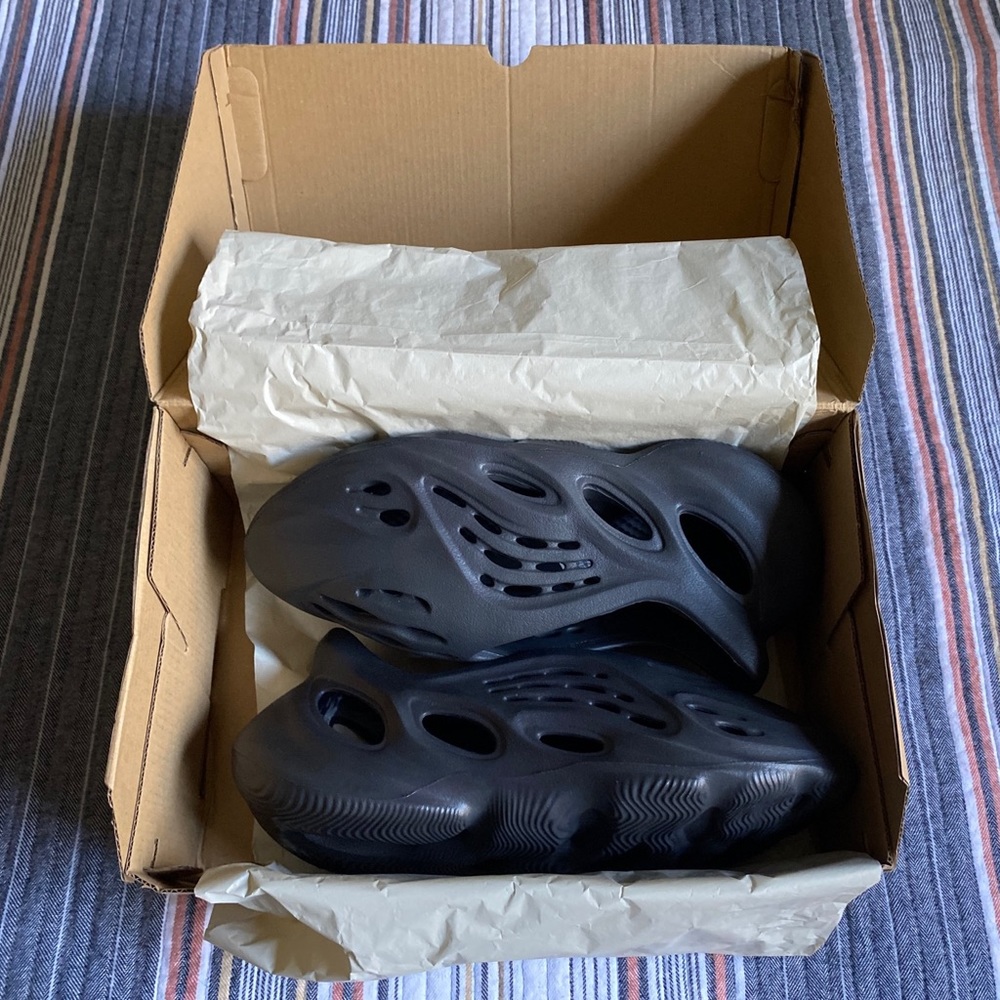 Adidas X Yeezy Foam Runner Onyx Men’s Size 10 Kanye West Shoes Authentic DS